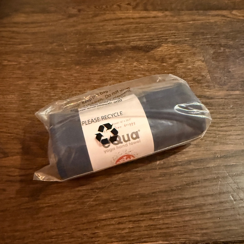 Manduka Hot Yoga Hand Towel - midnight